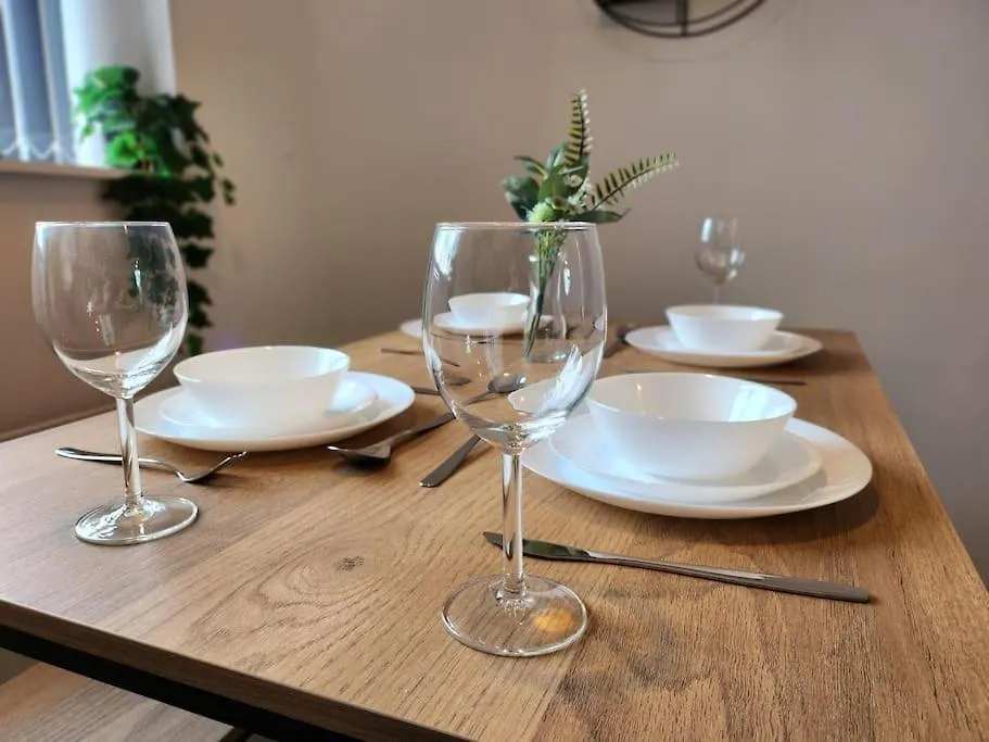 Apartment Supervalue Suite 3 - Fast Wifi, Hotel Linen, Keyless Entry, City Only 10 Mins - By Property Promise Cardiff