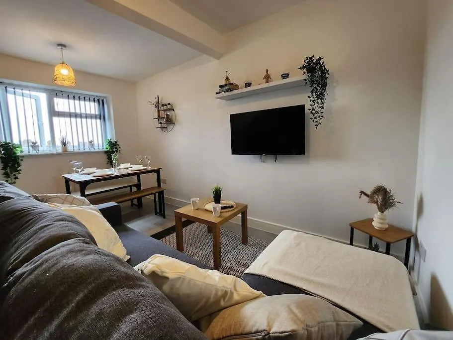 Supervalue Suite 3 - Fast Wifi, Hotel Linen, Keyless Entry, City Only 10 Mins - By Property Promise Cardiff Apartment