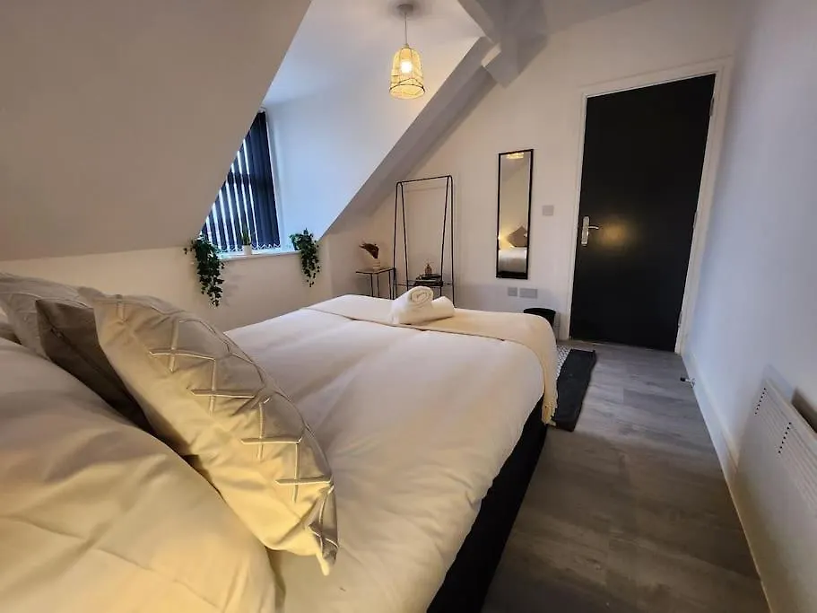 Apartment Supervalue Suite 3 - Fast Wifi, Hotel Linen, Keyless Entry, City Only 10 Mins - By Property Promise Cardiff United Kingdom